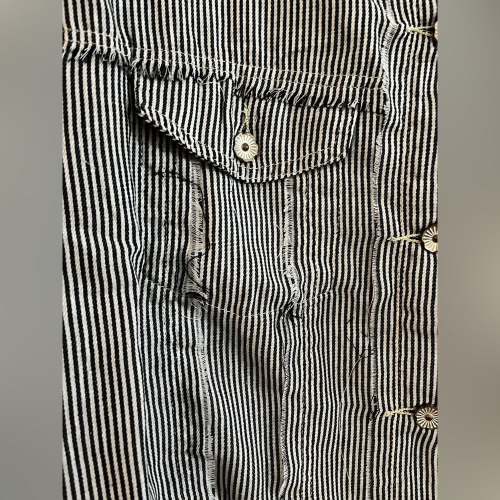 POL/Women’s NWOT light denim Navy and White Striped Floral Patched Jacket sizeM - Picture 7 of 10